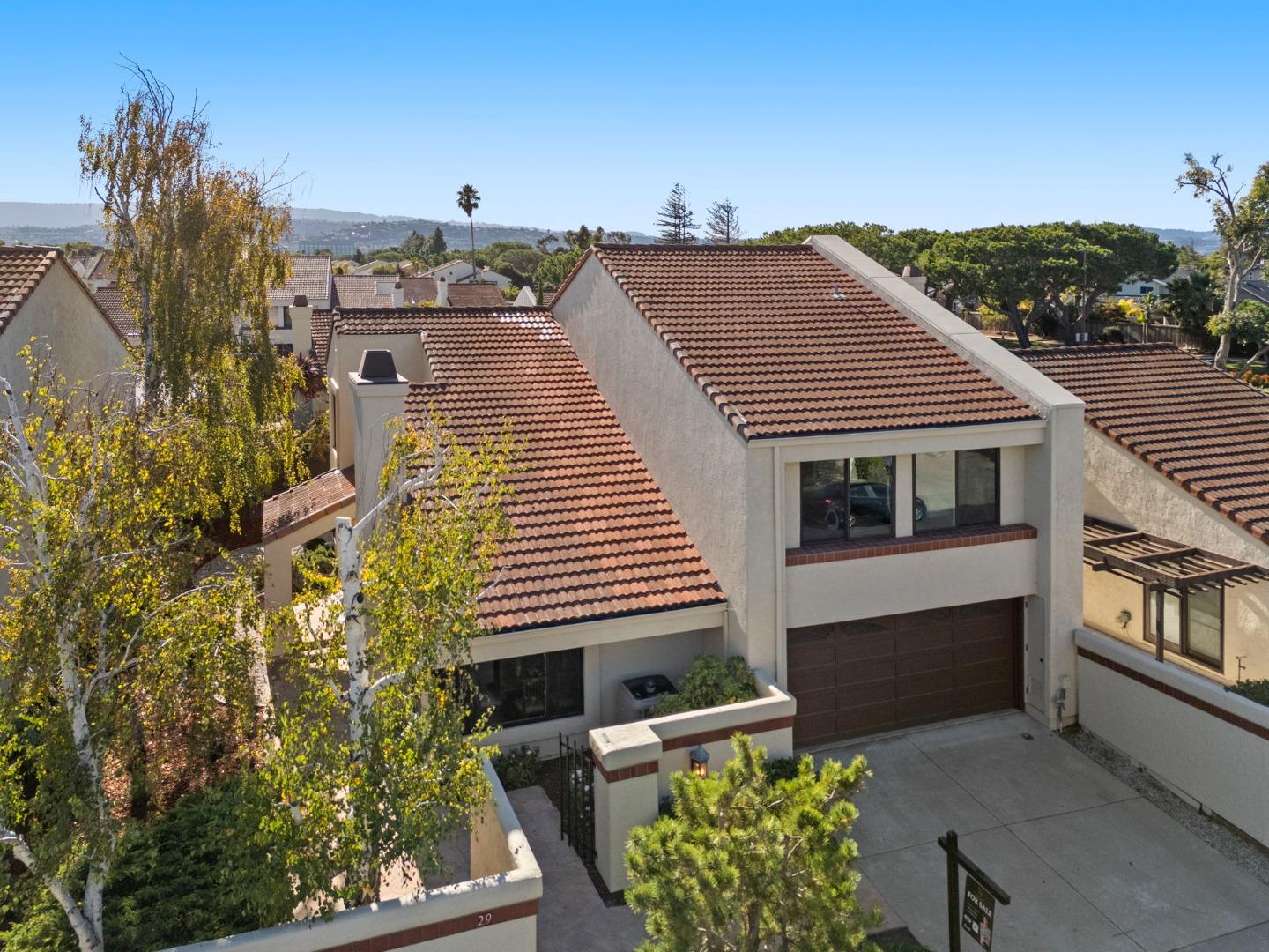 Detail Gallery Image 35 of 45 For 29 Barcelona Cir, Redwood City,  CA 94065 - 4 Beds | 2/1 Baths