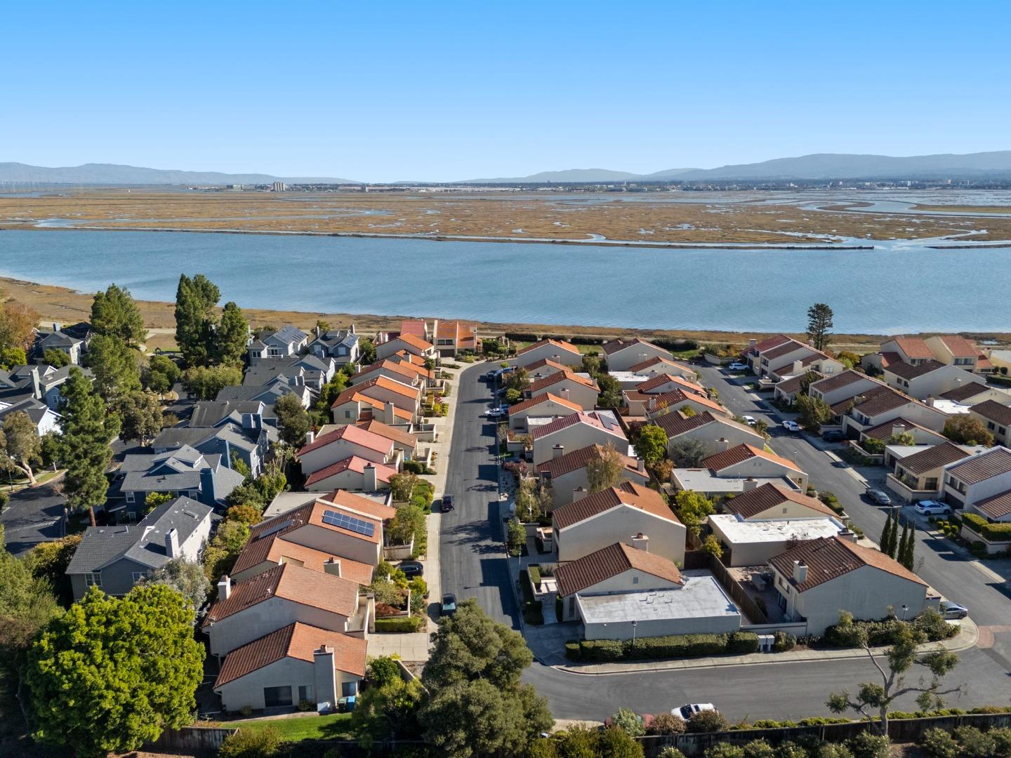 Detail Gallery Image 37 of 45 For 29 Barcelona Cir, Redwood City,  CA 94065 - 4 Beds | 2/1 Baths