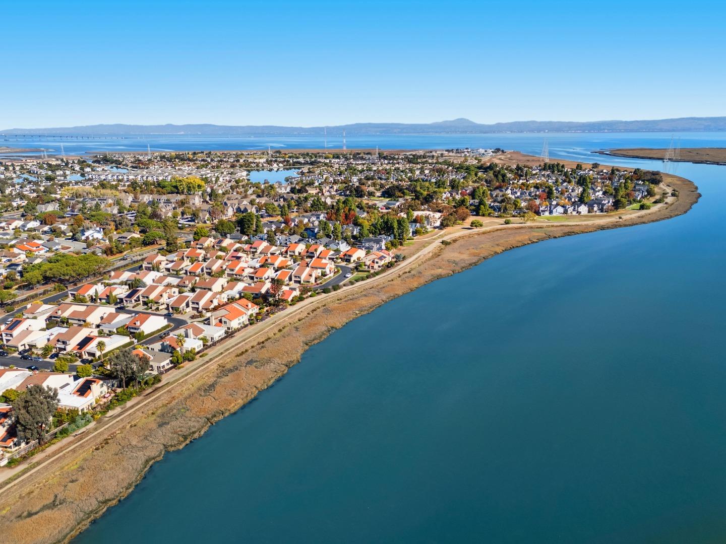 Detail Gallery Image 38 of 45 For 29 Barcelona Cir, Redwood City,  CA 94065 - 4 Beds | 2/1 Baths