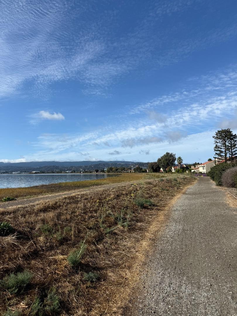 Detail Gallery Image 43 of 45 For 29 Barcelona Cir, Redwood City,  CA 94065 - 4 Beds | 2/1 Baths