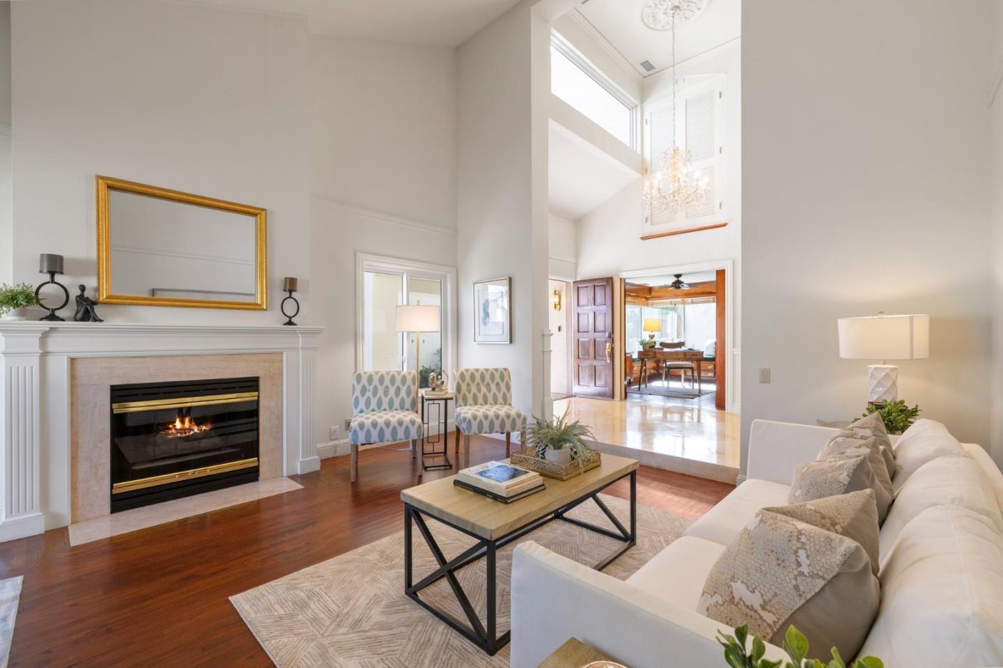 Detail Gallery Image 5 of 45 For 29 Barcelona Cir, Redwood City,  CA 94065 - 4 Beds | 2/1 Baths