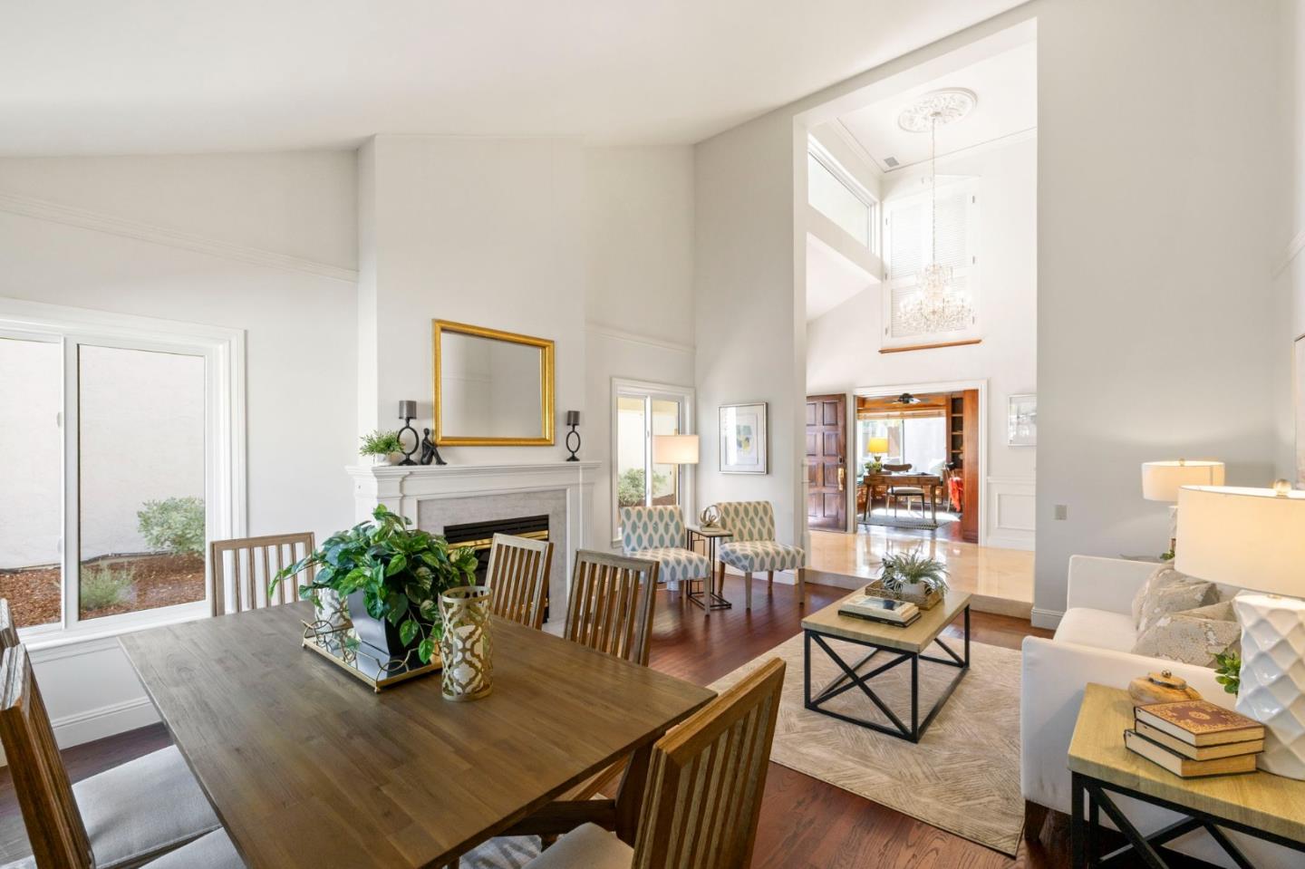 Detail Gallery Image 7 of 45 For 29 Barcelona Cir, Redwood City,  CA 94065 - 4 Beds | 2/1 Baths