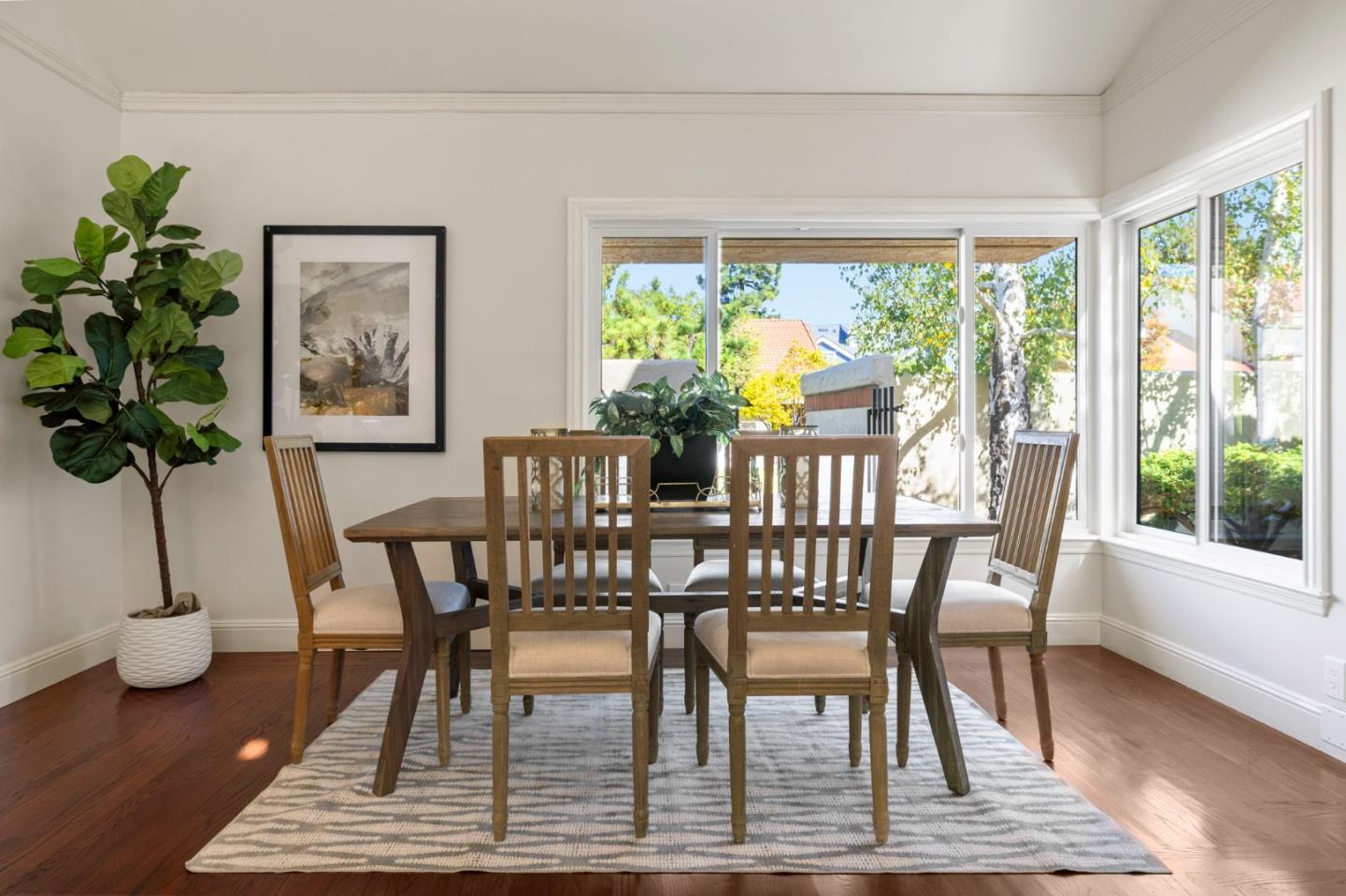 Detail Gallery Image 8 of 45 For 29 Barcelona Cir, Redwood City,  CA 94065 - 4 Beds | 2/1 Baths