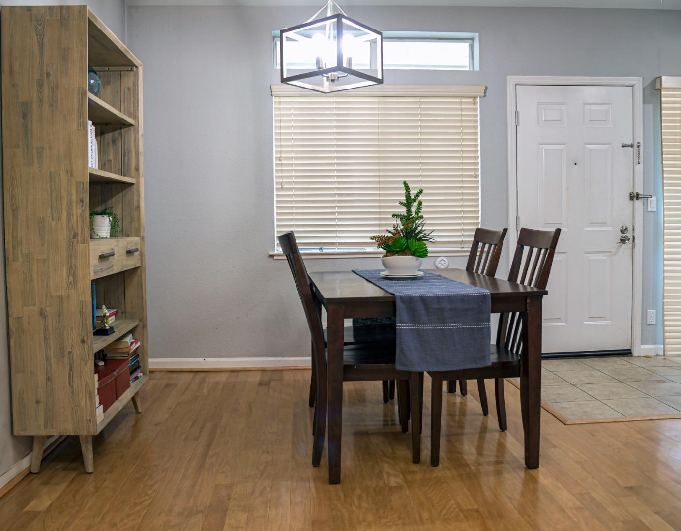 Detail Gallery Image 7 of 17 For 2968 Moorpark Ave #17,  San Jose,  CA 95128 - 2 Beds | 2 Baths