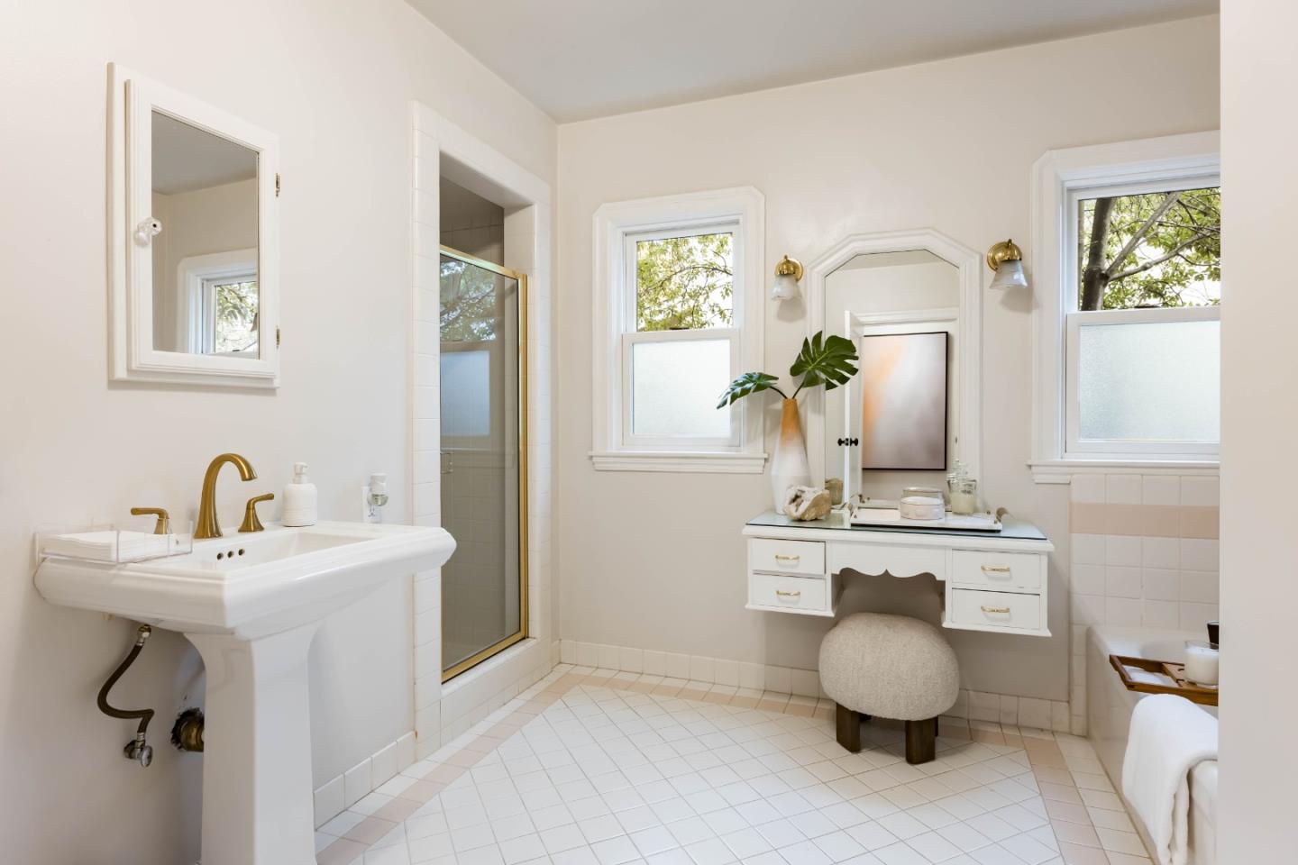 Detail Gallery Image 12 of 30 For 1837 Brewster Ave, Redwood City,  CA 94062 - 5 Beds | 3 Baths