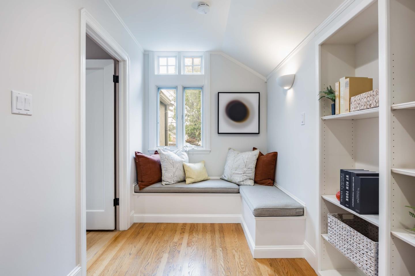 Detail Gallery Image 16 of 30 For 1837 Brewster Ave, Redwood City,  CA 94062 - 5 Beds | 3 Baths