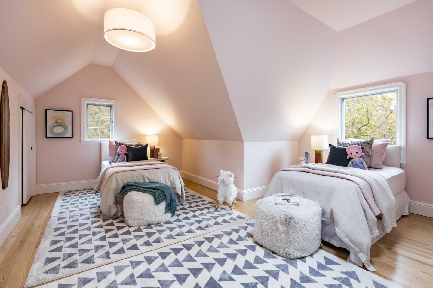 Detail Gallery Image 25 of 30 For 1837 Brewster Ave, Redwood City,  CA 94062 - 5 Beds | 3 Baths