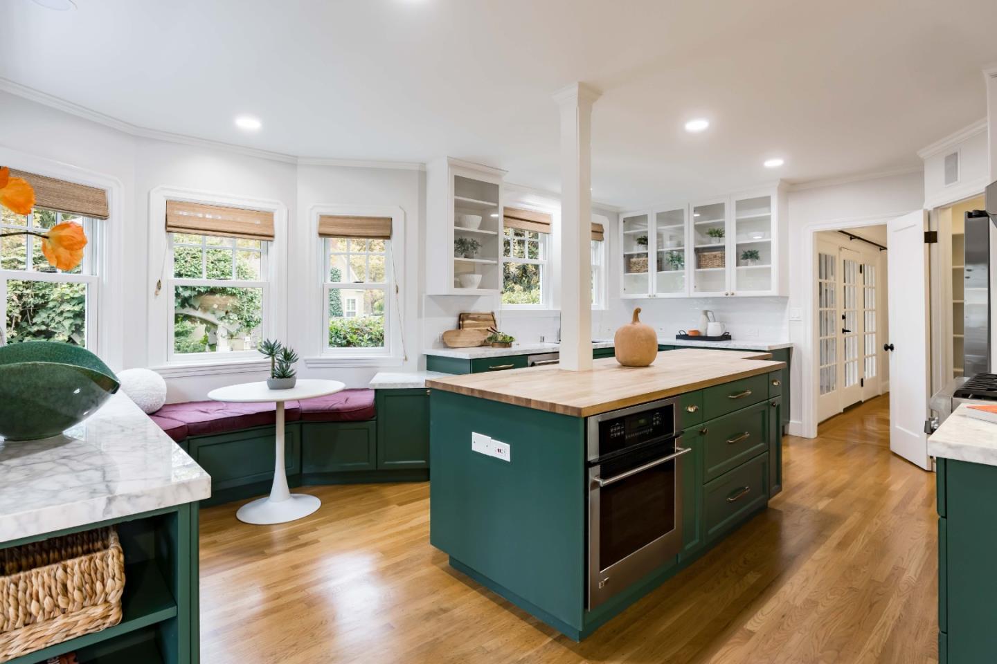 Detail Gallery Image 7 of 30 For 1837 Brewster Ave, Redwood City,  CA 94062 - 5 Beds | 3 Baths