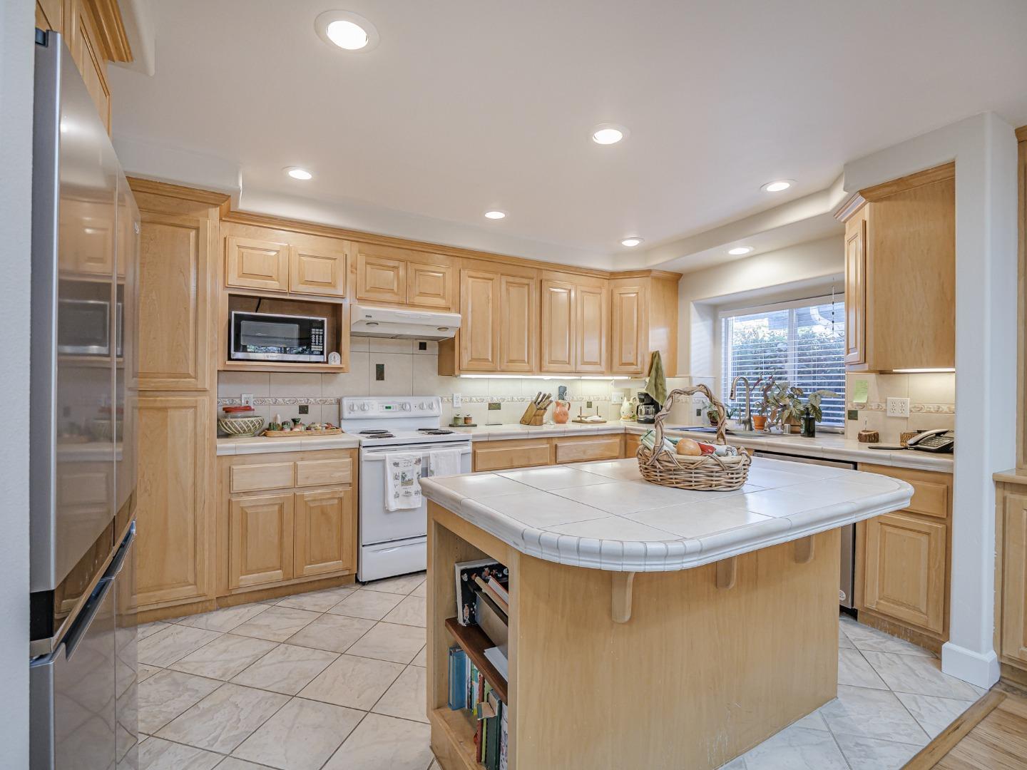 Detail Gallery Image 18 of 53 For 531 Humes Ave, Aptos,  CA 95003 - 3 Beds | 2 Baths