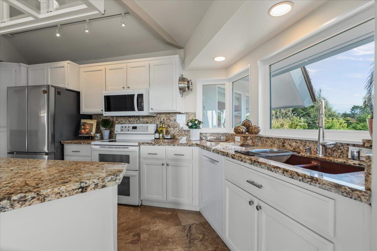 Detail Gallery Image 20 of 59 For 433 Seaview Dr, Aptos,  CA 95003 - 3 Beds | 3/1 Baths