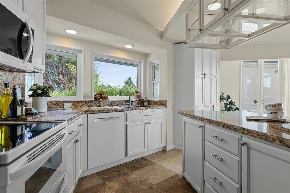 Detail Gallery Image 21 of 59 For 433 Seaview Dr, Aptos,  CA 95003 - 3 Beds | 3/1 Baths