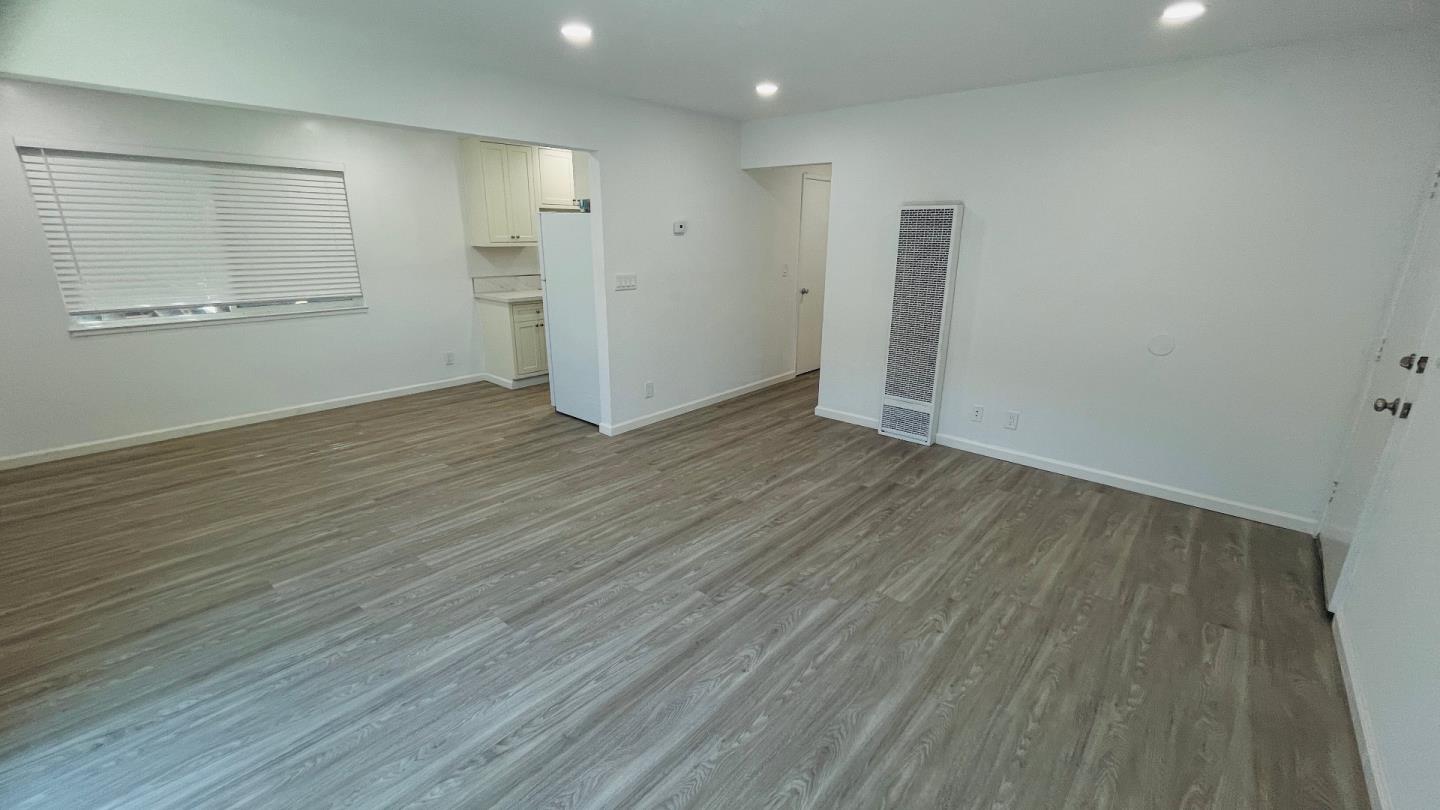 Detail Gallery Image 3 of 18 For 1139 Ayala Dr #3,  Sunnyvale,  CA 94086 - 2 Beds | 1 Baths