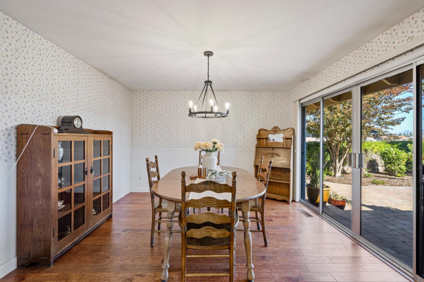 Detail Gallery Image 15 of 62 For 35 Rays Cir, Hollister,  CA 95023 - 4 Beds | 2/1 Baths