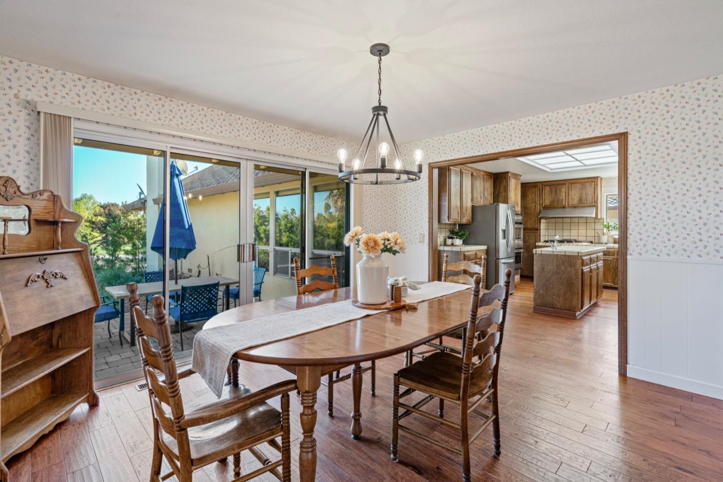 Detail Gallery Image 16 of 62 For 35 Rays Cir, Hollister,  CA 95023 - 4 Beds | 2/1 Baths