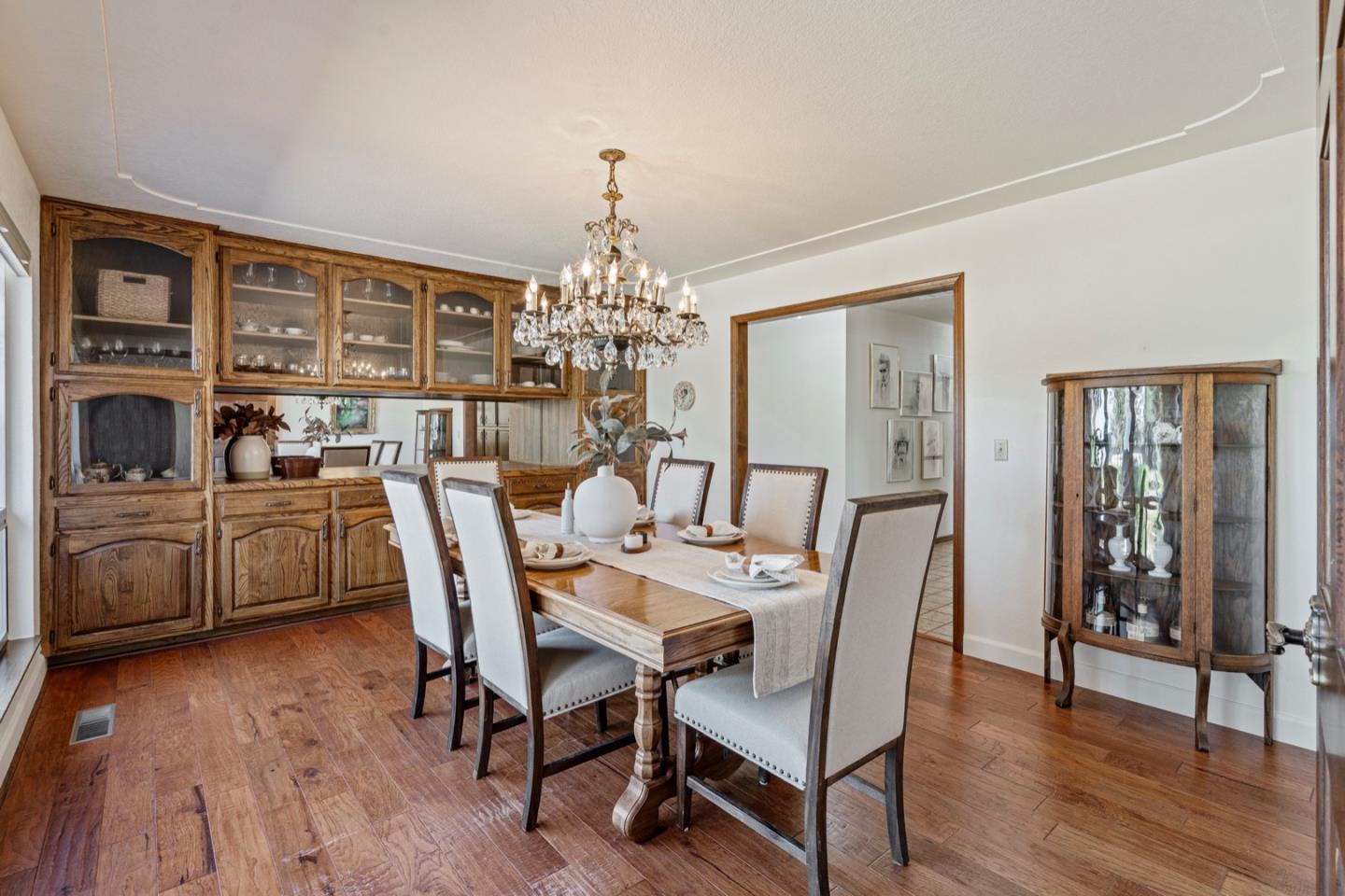 Detail Gallery Image 18 of 62 For 35 Rays Cir, Hollister,  CA 95023 - 4 Beds | 2/1 Baths