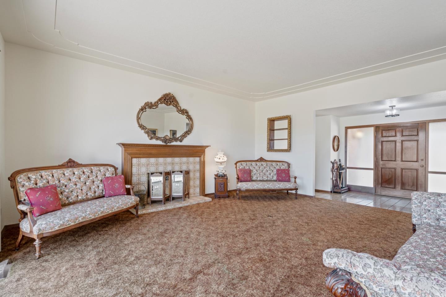 Detail Gallery Image 5 of 62 For 35 Rays Cir, Hollister,  CA 95023 - 4 Beds | 2/1 Baths