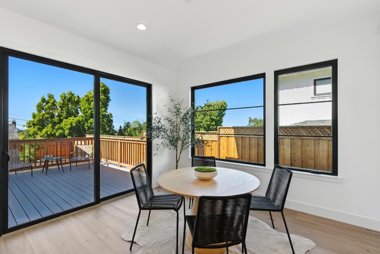 Detail Gallery Image 13 of 48 For 312 W 39th Ave, San Mateo,  CA 94403 - 4 Beds | 3/1 Baths