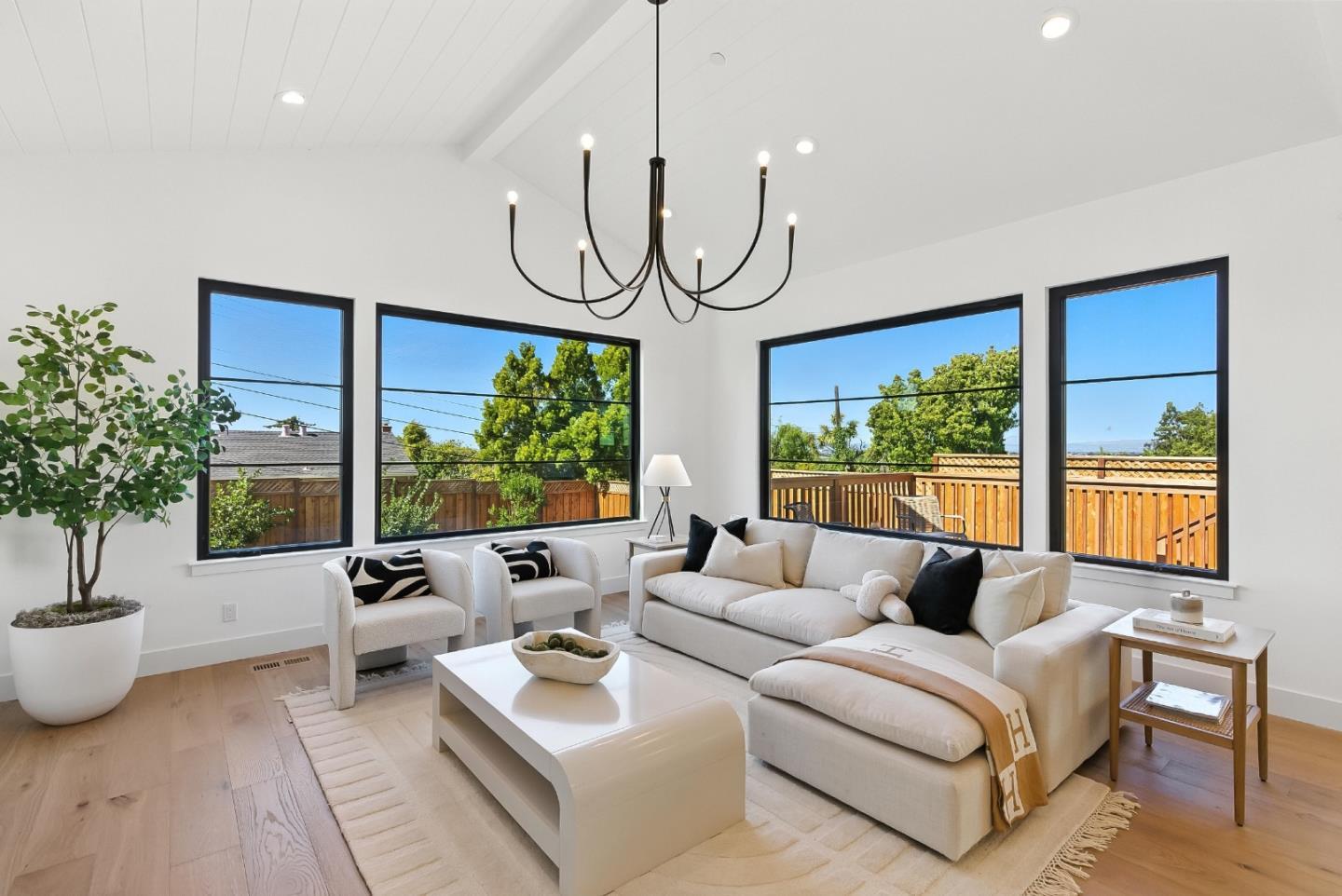 Detail Gallery Image 9 of 48 For 312 W 39th Ave, San Mateo,  CA 94403 - 4 Beds | 3/1 Baths