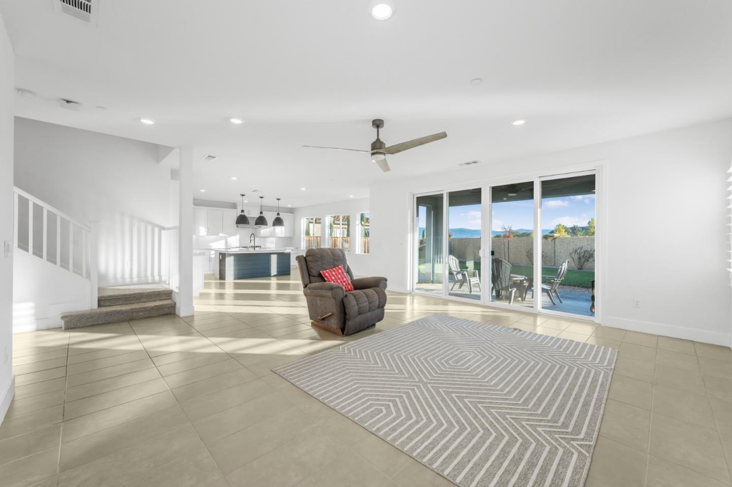 Detail Gallery Image 15 of 59 For 1591 Vinsanto Ct, Gilroy,  CA 95020 - 5 Beds | 4/1 Baths