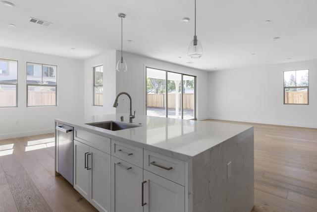 Detail Gallery Image 4 of 18 For 7391 Princevalle St #HOMESITE 13,  Gilroy,  CA 95020 - 5 Beds | 4/1 Baths