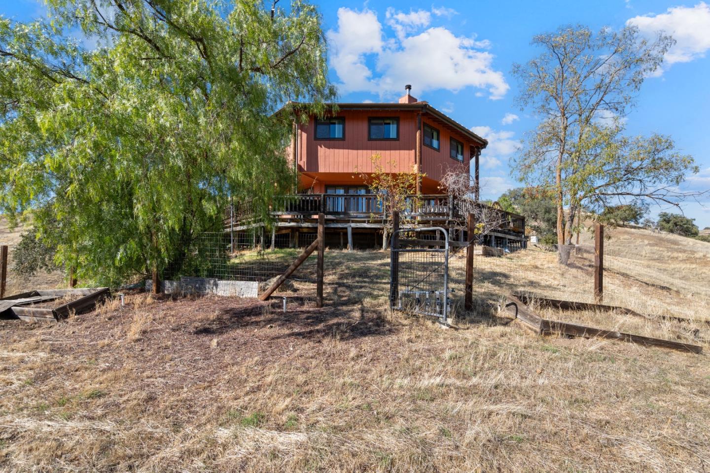 Detail Gallery Image 11 of 97 For 20101 Panoche Rd, Paicines,  CA 95043 - 2 Beds | 2 Baths