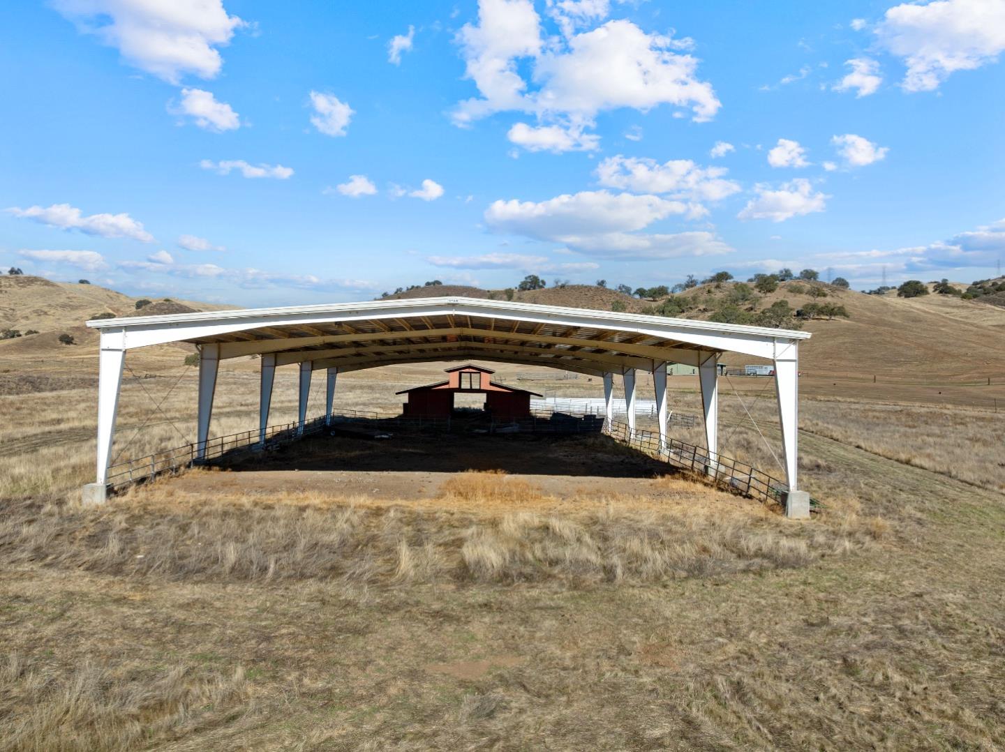Detail Gallery Image 78 of 97 For 20101 Panoche Rd, Paicines,  CA 95043 - 2 Beds | 2 Baths