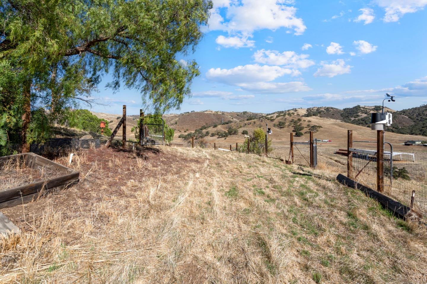 Detail Gallery Image 9 of 97 For 20101 Panoche Rd, Paicines,  CA 95043 - 2 Beds | 2 Baths