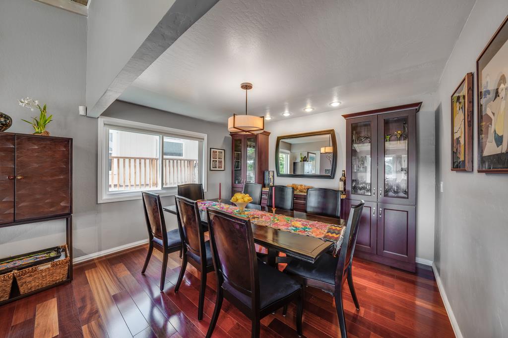 Detail Gallery Image 12 of 33 For 445 Monterey Dr, Aptos,  CA 95003 - 4 Beds | 3 Baths