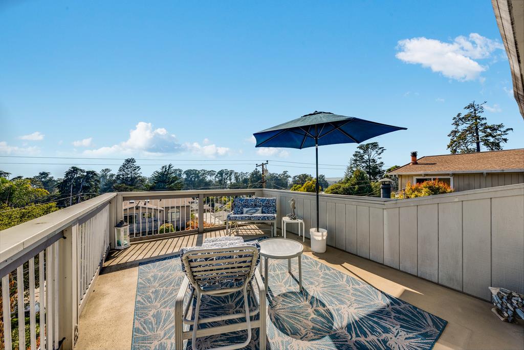 Detail Gallery Image 18 of 33 For 445 Monterey Dr, Aptos,  CA 95003 - 4 Beds | 3 Baths