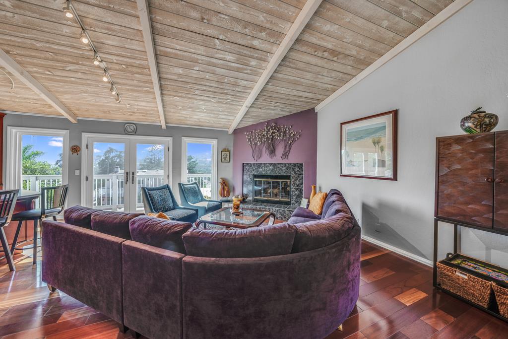 Detail Gallery Image 4 of 33 For 445 Monterey Dr, Aptos,  CA 95003 - 4 Beds | 3 Baths