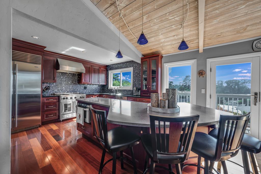 Detail Gallery Image 8 of 33 For 445 Monterey Dr, Aptos,  CA 95003 - 4 Beds | 3 Baths