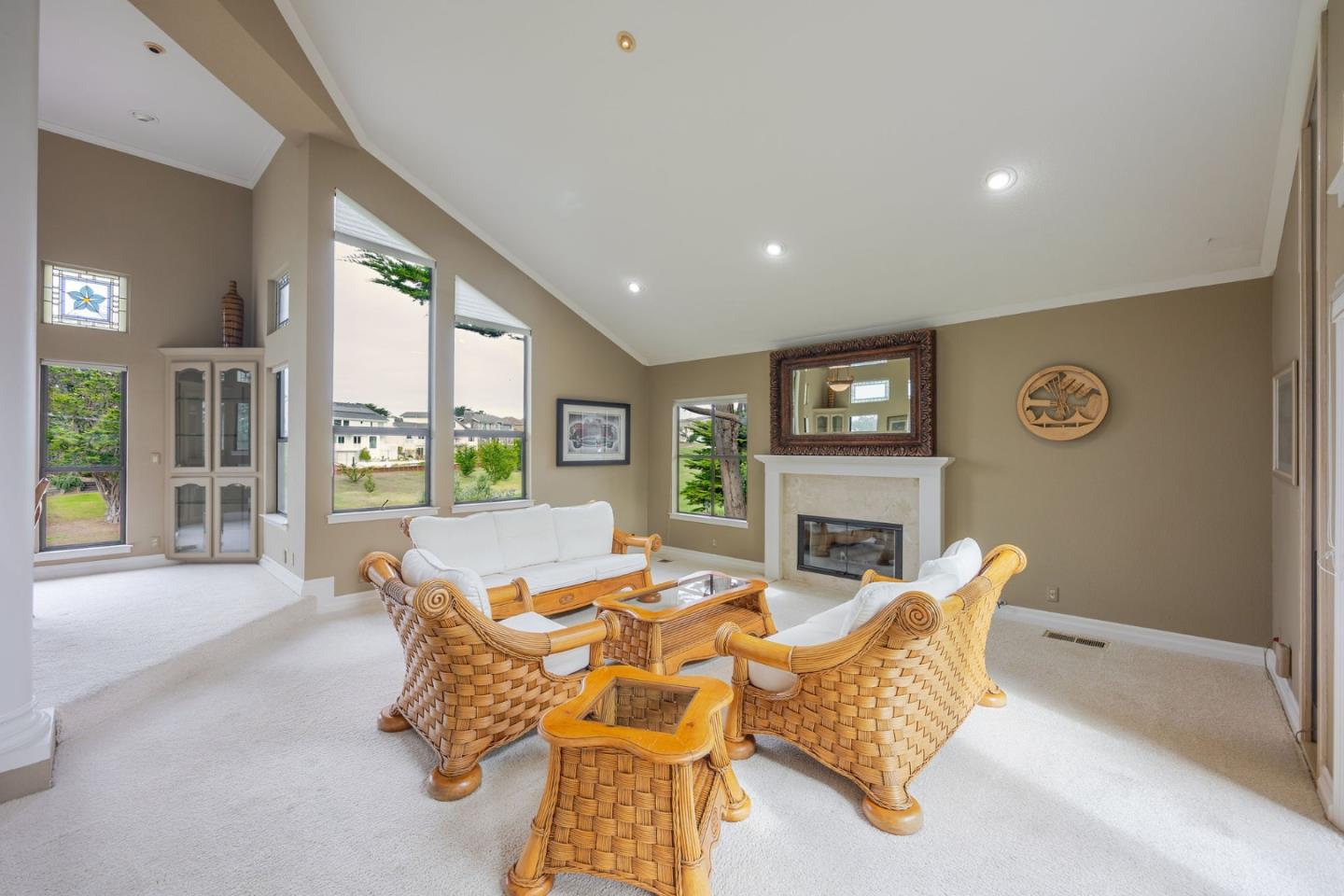 Detail Gallery Image 7 of 53 For 15 Ashdown Pl, Half Moon Bay,  CA 94019 - 4 Beds | 3/1 Baths