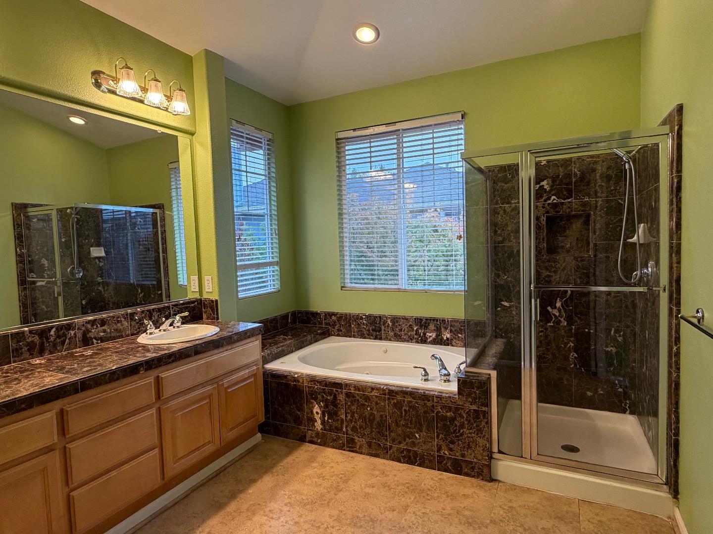 Detail Gallery Image 19 of 24 For 504 Westwind Ln, Redwood City,  CA 94065 - 5 Beds | 3 Baths