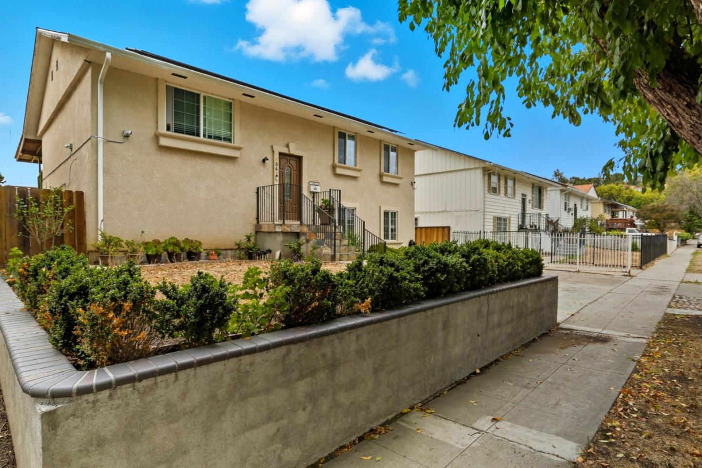 Detail Gallery Image 2 of 38 For 3341 Hickerson, San Jose,  CA 95127 - 5 Beds | 2/1 Baths