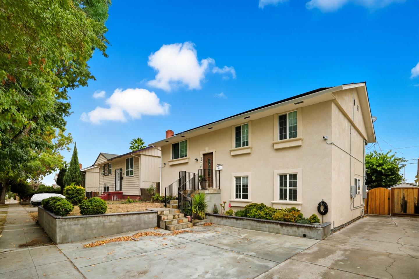 Detail Gallery Image 3 of 38 For 3341 Hickerson, San Jose,  CA 95127 - 5 Beds | 2/1 Baths