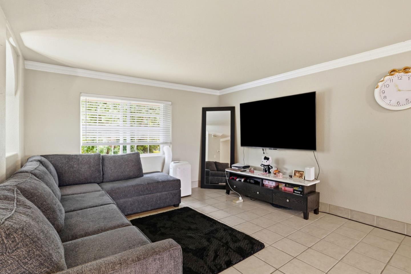 Detail Gallery Image 7 of 38 For 3341 Hickerson, San Jose,  CA 95127 - 5 Beds | 2/1 Baths