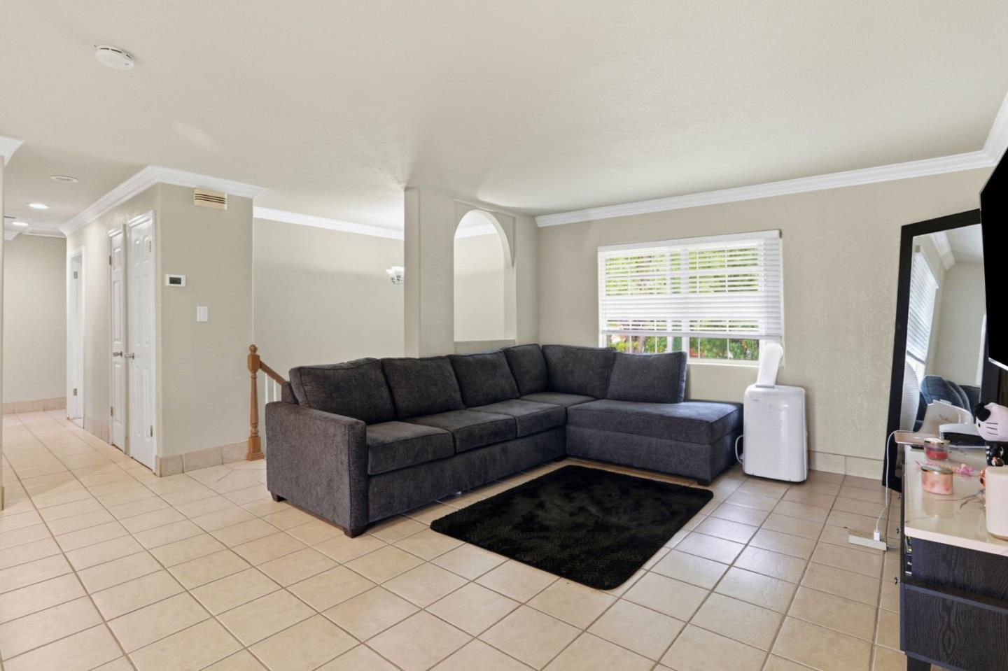 Detail Gallery Image 8 of 38 For 3341 Hickerson, San Jose,  CA 95127 - 5 Beds | 2/1 Baths