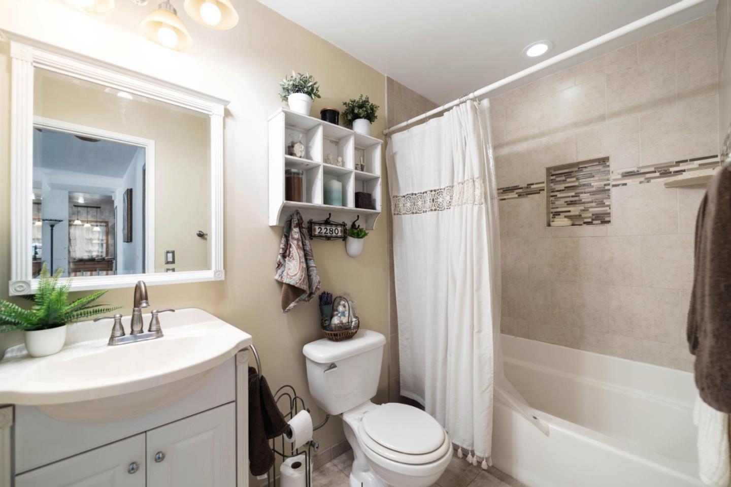 Detail Gallery Image 16 of 31 For 2280 Zoria Cir, San Jose,  CA 95131 - 4 Beds | 2 Baths