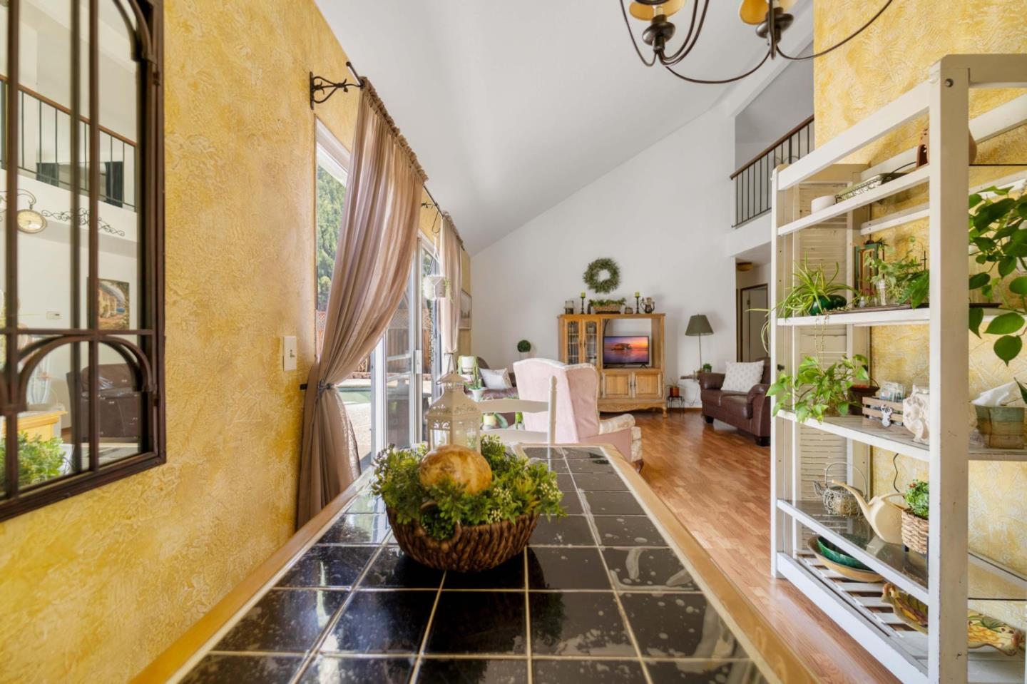 Detail Gallery Image 9 of 31 For 2280 Zoria Cir, San Jose,  CA 95131 - 4 Beds | 2 Baths