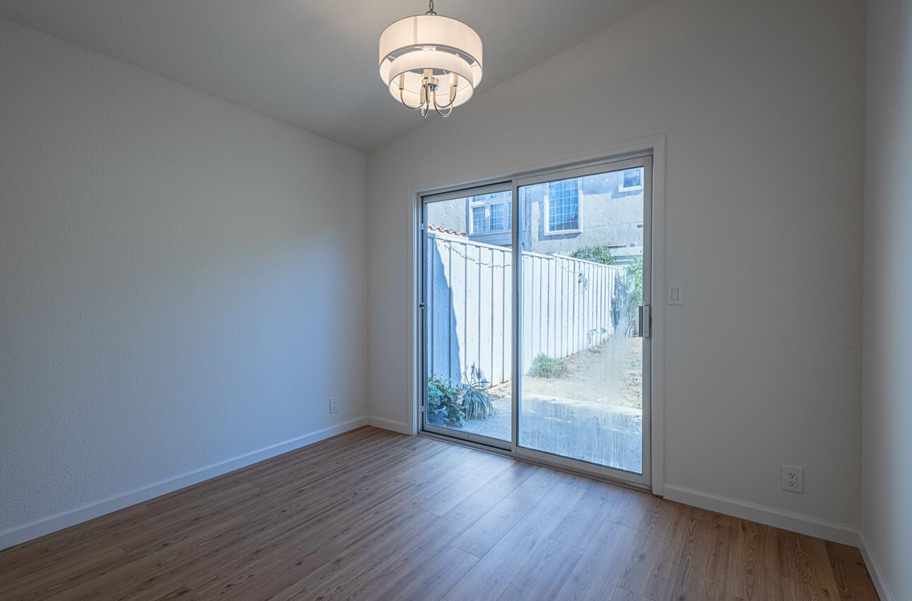 Detail Gallery Image 12 of 44 For 949 Nantucket Blvd #29,  Salinas,  CA 93906 - 3 Beds | 2/1 Baths