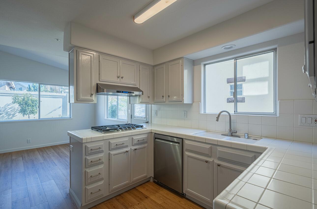 Detail Gallery Image 13 of 44 For 949 Nantucket Blvd #29,  Salinas,  CA 93906 - 3 Beds | 2/1 Baths