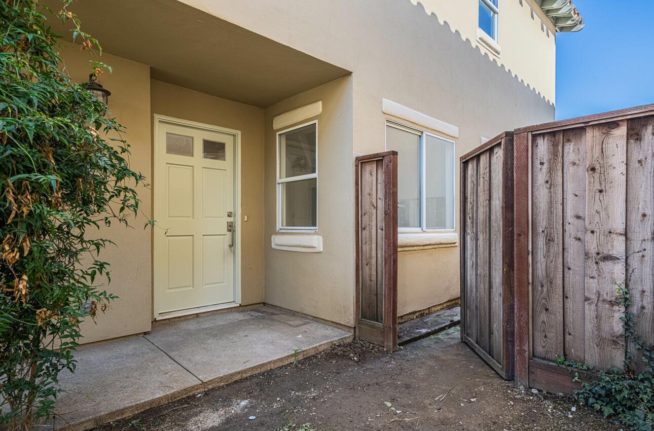 Detail Gallery Image 3 of 44 For 949 Nantucket Blvd #29,  Salinas,  CA 93906 - 3 Beds | 2/1 Baths