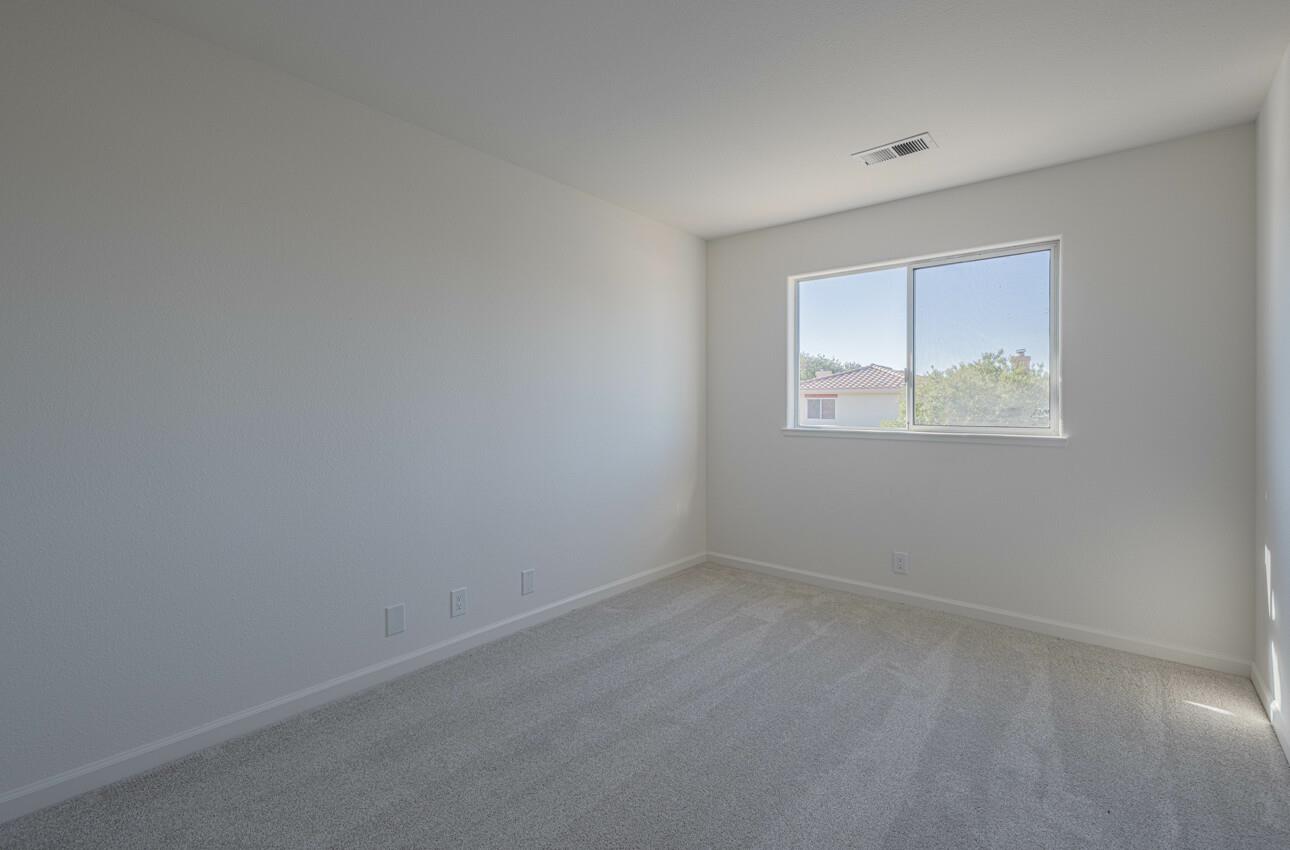 Detail Gallery Image 35 of 44 For 949 Nantucket Blvd #29,  Salinas,  CA 93906 - 3 Beds | 2/1 Baths
