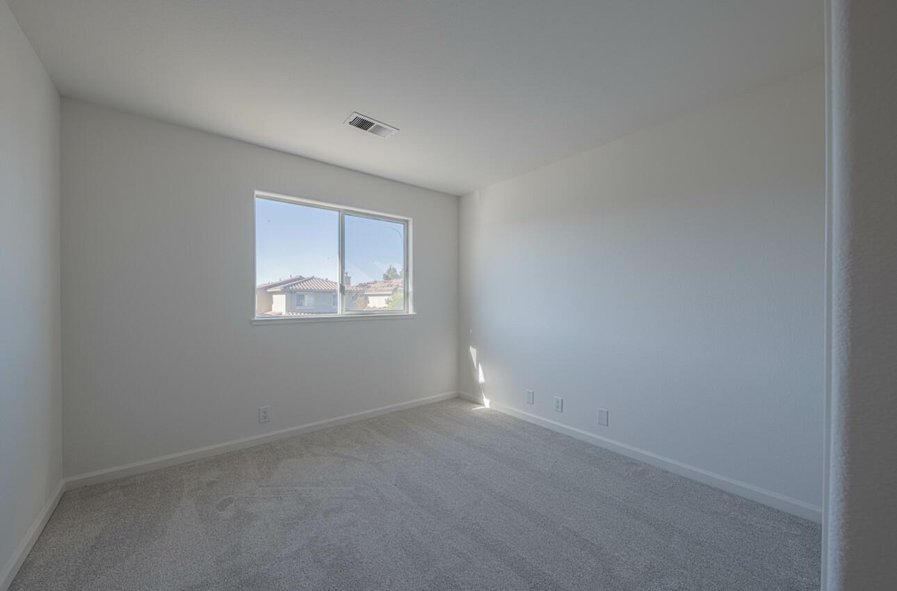 Detail Gallery Image 37 of 44 For 949 Nantucket Blvd #29,  Salinas,  CA 93906 - 3 Beds | 2/1 Baths