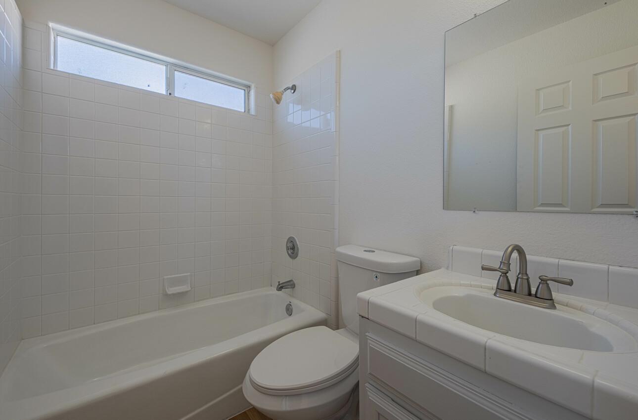 Detail Gallery Image 39 of 44 For 949 Nantucket Blvd #29,  Salinas,  CA 93906 - 3 Beds | 2/1 Baths