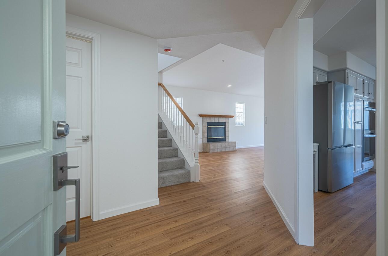 Detail Gallery Image 7 of 44 For 949 Nantucket Blvd #29,  Salinas,  CA 93906 - 3 Beds | 2/1 Baths