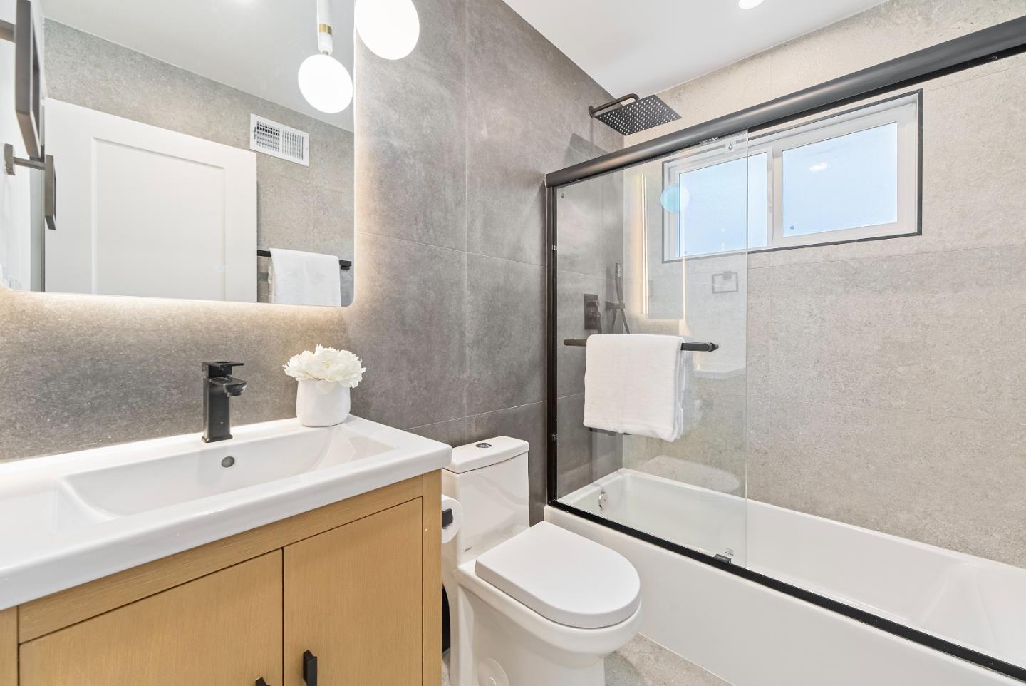 Detail Gallery Image 22 of 39 For 867 Ironwood Dr, San Jose,  CA 95125 - 4 Beds | 3/1 Baths