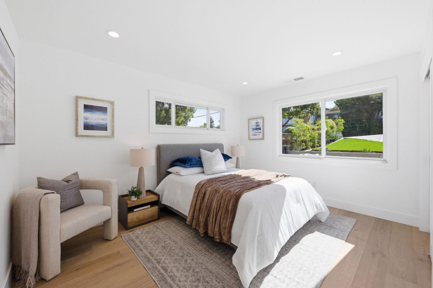 Detail Gallery Image 13 of 34 For 3806 Naughton, Belmont,  CA 94002 - 5 Beds | 4 Baths