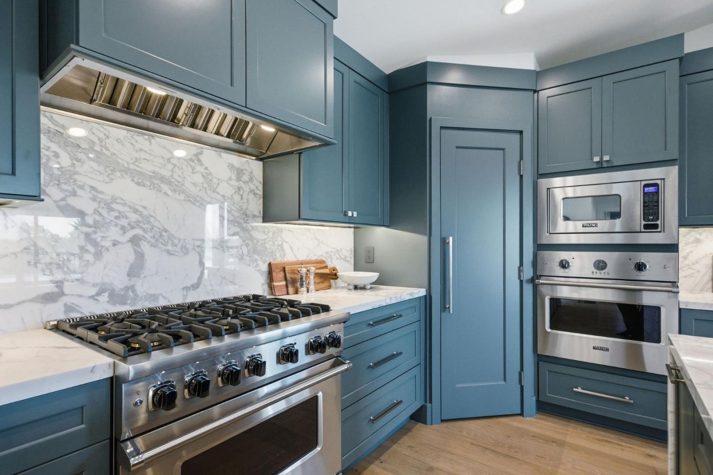 Detail Gallery Image 5 of 34 For 3806 Naughton, Belmont,  CA 94002 - 5 Beds | 4 Baths