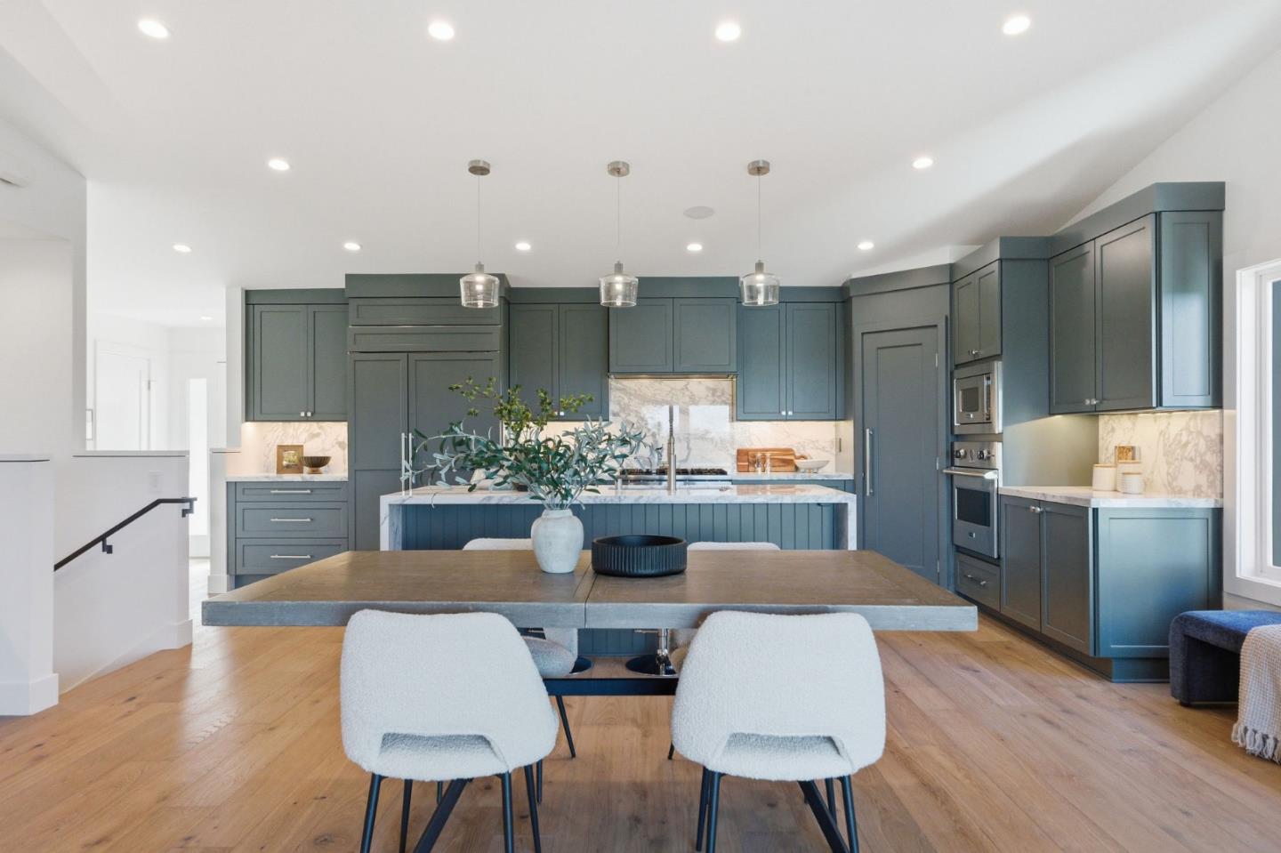 Detail Gallery Image 7 of 34 For 3806 Naughton, Belmont,  CA 94002 - 5 Beds | 4 Baths